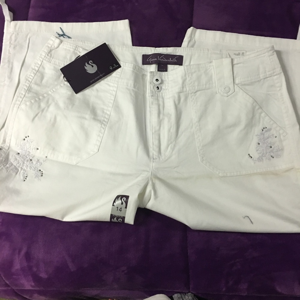 Gloria Vanderbilt White Casual Capri Crop